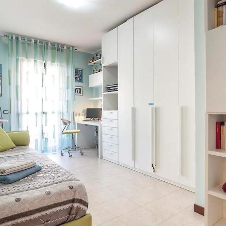 Moderno Appartamento Zona Centrale ลาตินา ภายนอก รูปภาพ